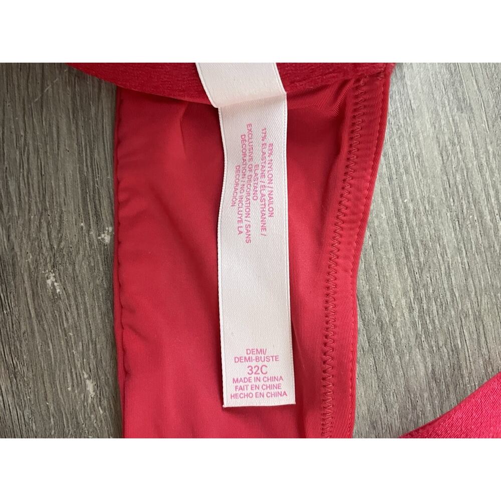 Victoria's Secret Red Satin & Black Lace Demi Bra – 32C – Underwire - Picture 5 of 7